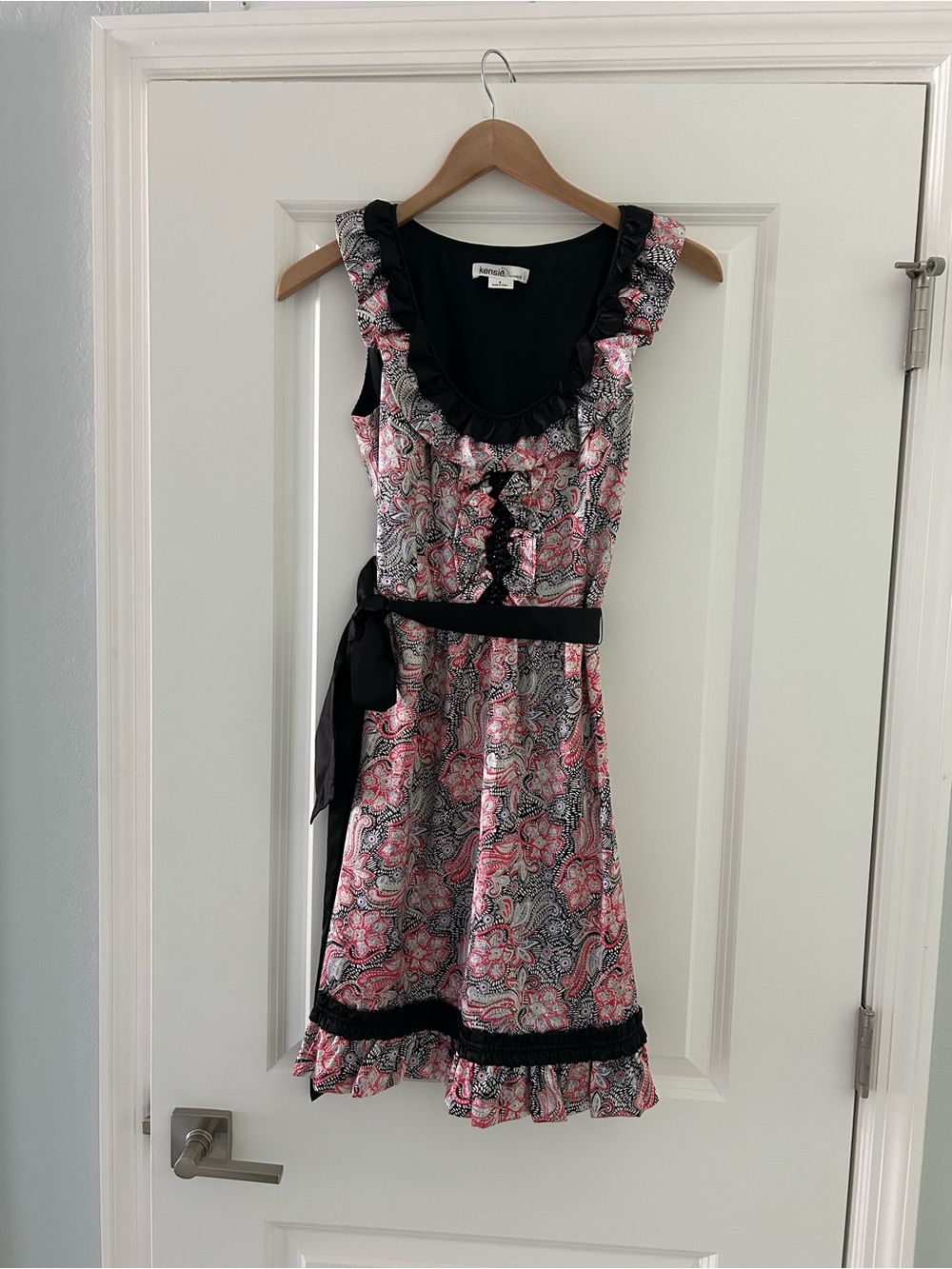 Kensie Pink Paisley Sleeveless Ruffle Dress with Black Trim